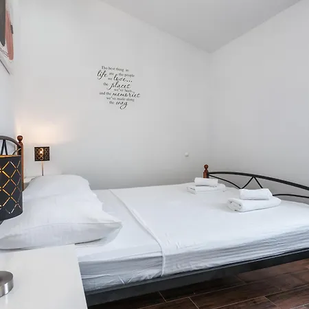 Bruno's Pool House Ciovo *