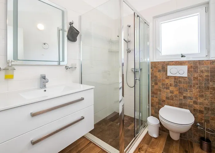 Bruno's Pool House Ciovo Appartement *