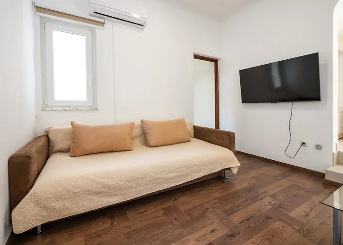 Bruno's Pool House Ciovo Lägenhet