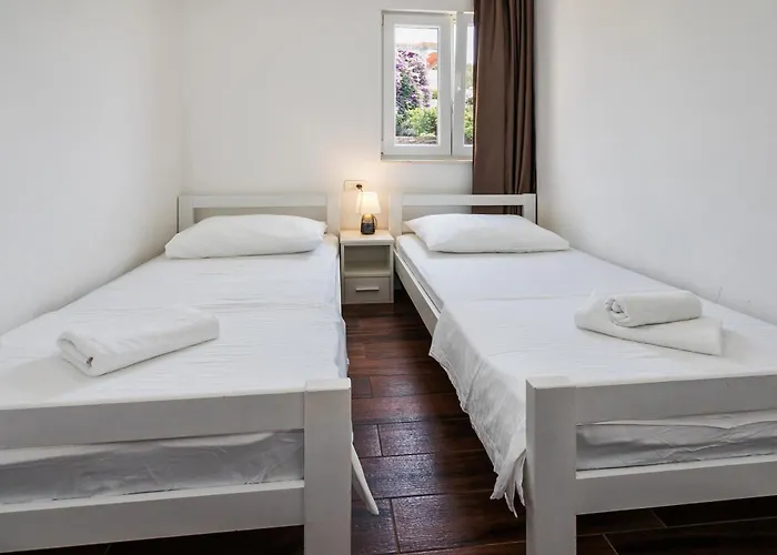 Bruno's Pool House Ciovo Appartement *