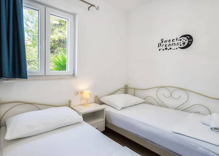 Bruno's Pool House Ciovo Appartement *