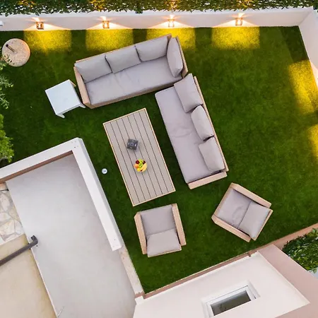 Apartment Bruno's Poolside - Near Trogir