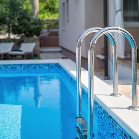 Bruno'S Pool House Ciovo * 트로기르