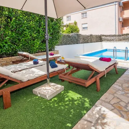 Apartment Bruno's Pool House Ciovo