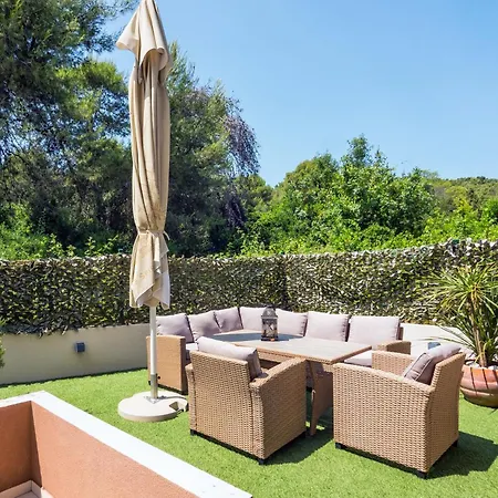 Bruno's Pool House Ciovo * 트로기르