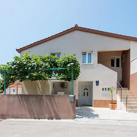 아파트 Bruno's Pool House Ciovo *