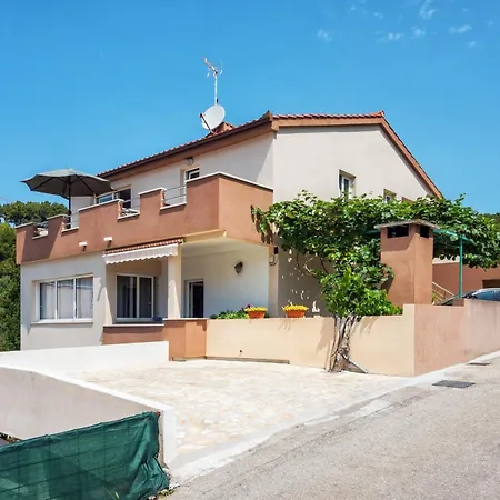 Bruno's Pool House Ciovo * 트로기르