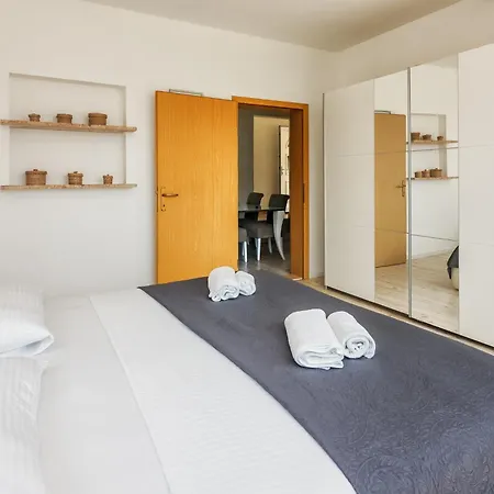 Bruno'S Pool House Ciovo