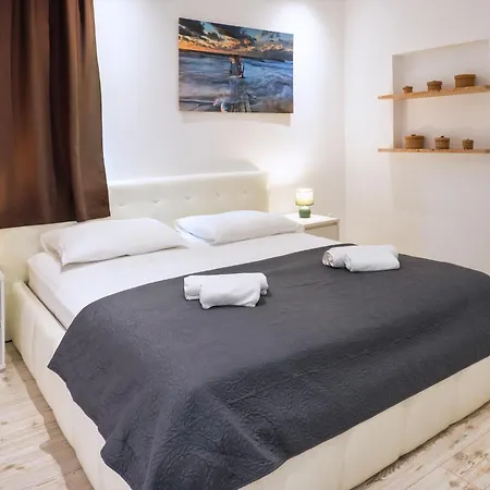 Bruno'S Pool House Ciovo شقة