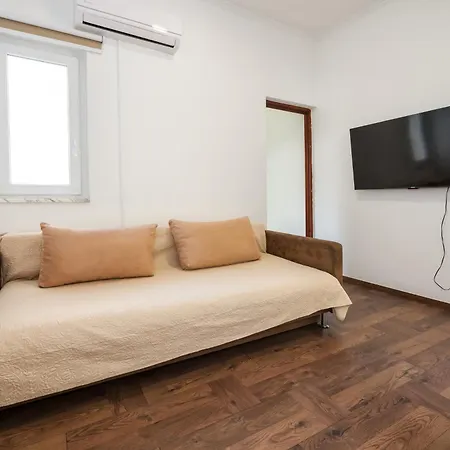 Bruno'S Pool House Ciovo شقة