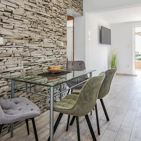 Bruno's Pool House Ciovo 트로기르