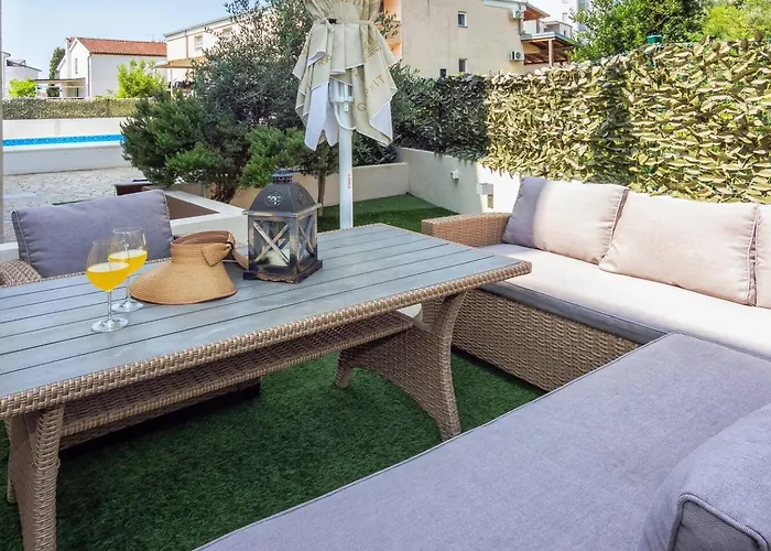 Bruno's Pool House Ciovo * Трогір