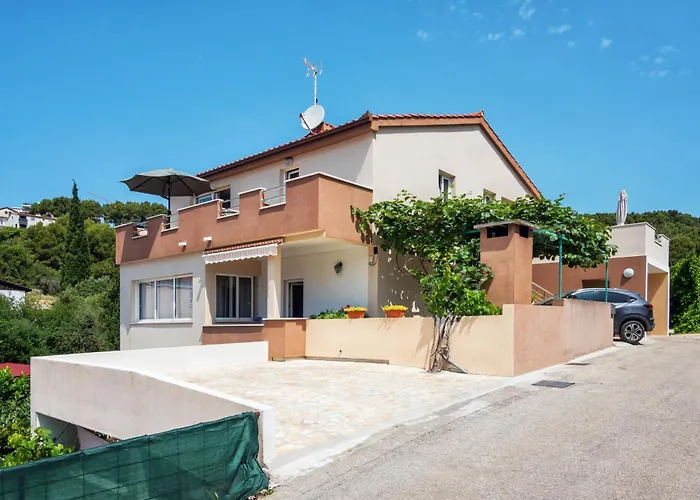 Bruno's Pool House Ciovo * Трогір