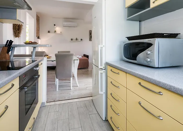 Апартаменти Bruno's Pool House Ciovo Трогір