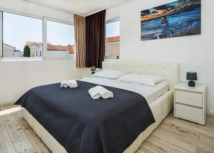 Bruno's Pool House Ciovo Трогір