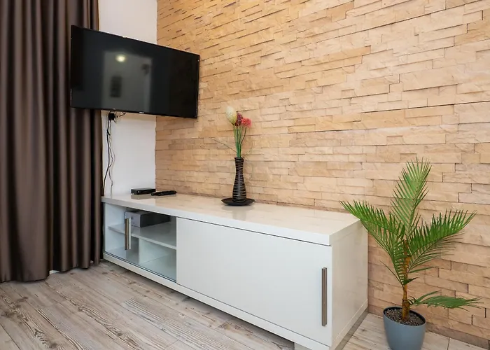 Bruno's Pool House Ciovo Апартаменти Трогір