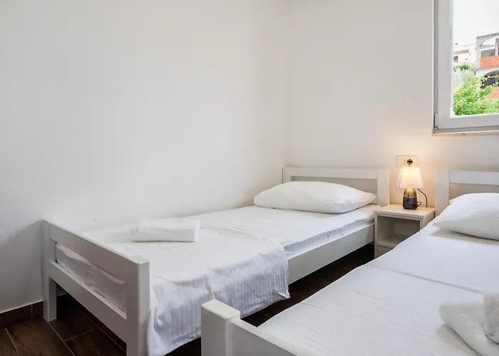 Bruno's Pool House Ciovo Апартаменти Трогір